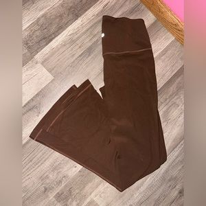 Java Lululemon Flare leggings NWOT never worn.